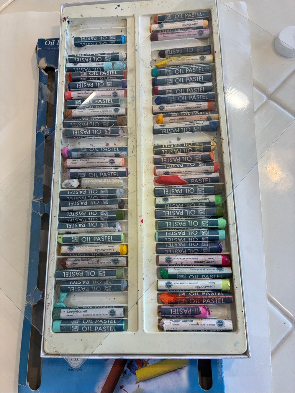 Paint collection - Picture 6 of 8